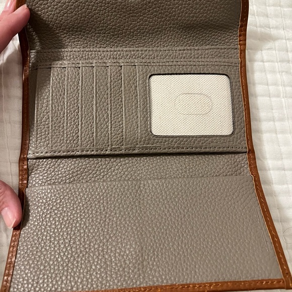 LIKE NEW Dooney & Bourke Pebble Grain Leather Continental Clutch - Picture 3 of 4